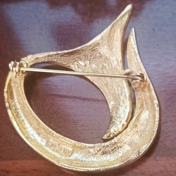 Elegant Omjent Brooch - Picture 2 of 5